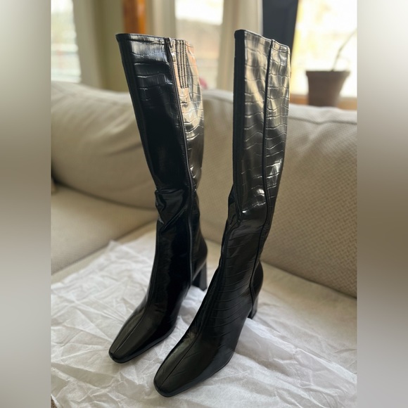 Size 9 Black 3in Heel Faux Croc Print Boot - Picture 2 of 8